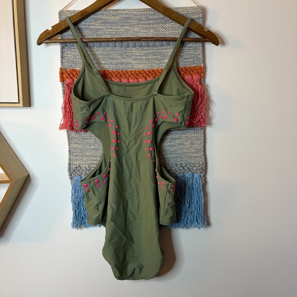 Aerie Cut Out Full Coverage One Piece Swimsuit Medium - Picture 4 of 6